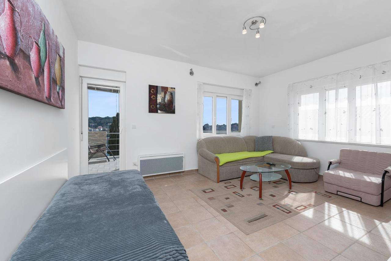 Apartments Joni Cikat Mali Lošinj Exterior foto