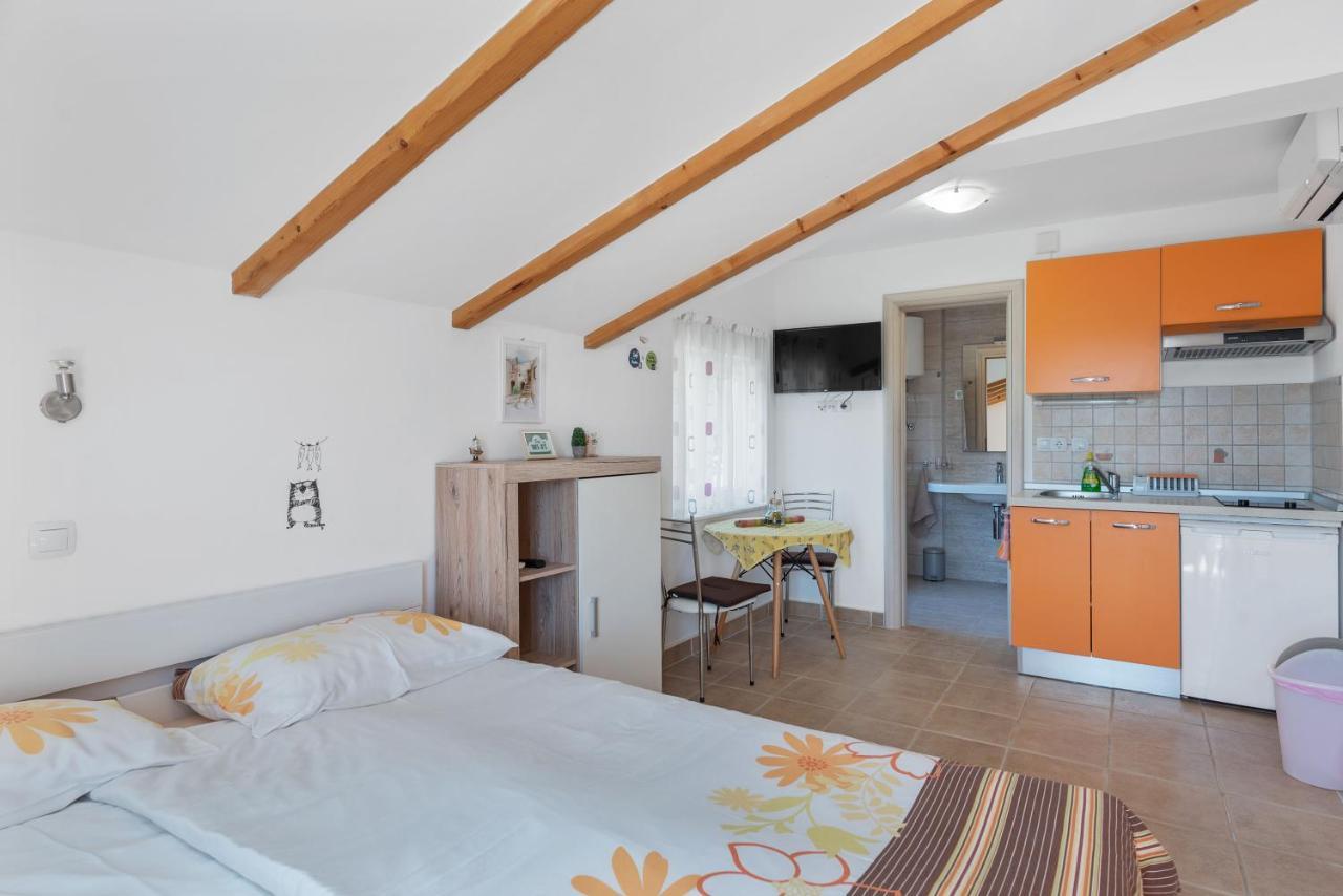 Apartments Joni Cikat Mali Lošinj Exterior foto